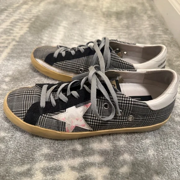 Gingham Plaid Golden Goose with Pink Floral Star - Picture 4 of 6
